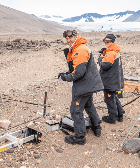 people-conducting-research-on-antarctica-mobile